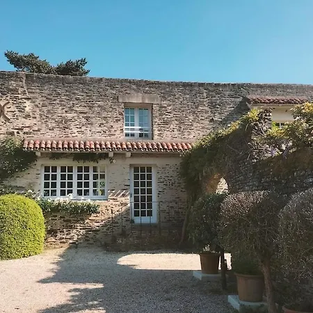 Vakantiehuis Near Nantes House In Vineyards With Pool Vertou