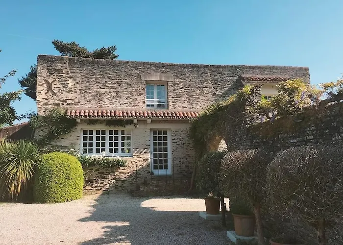 Vakantiehuis Near Nantes House In Vineyards With Pool Vertou