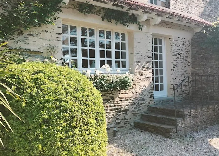 Near Nantes House In Vineyards With Pool Vertou