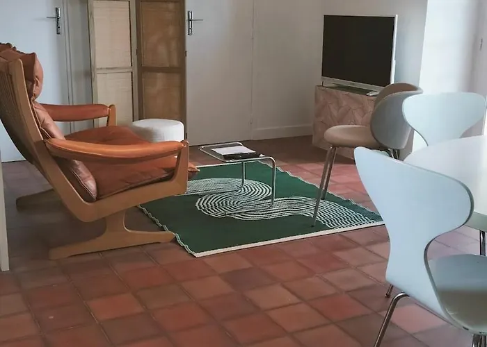 Near Nantes House In Vineyards With Pool Vakantiehuis